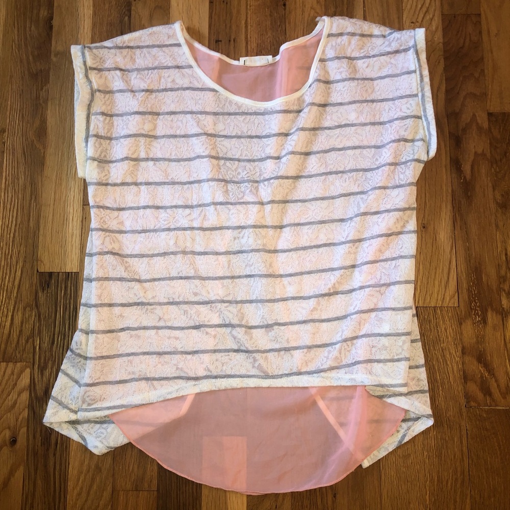 ๐ Beautiful Top ๐ - Picture 2 of 3